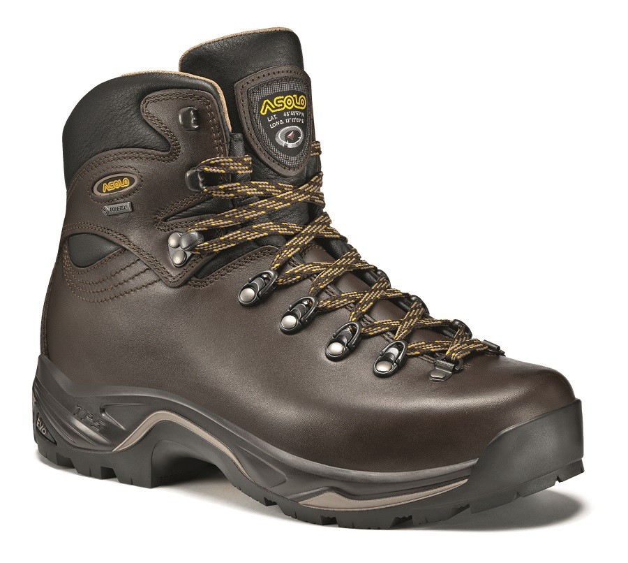 wide width hiking boots